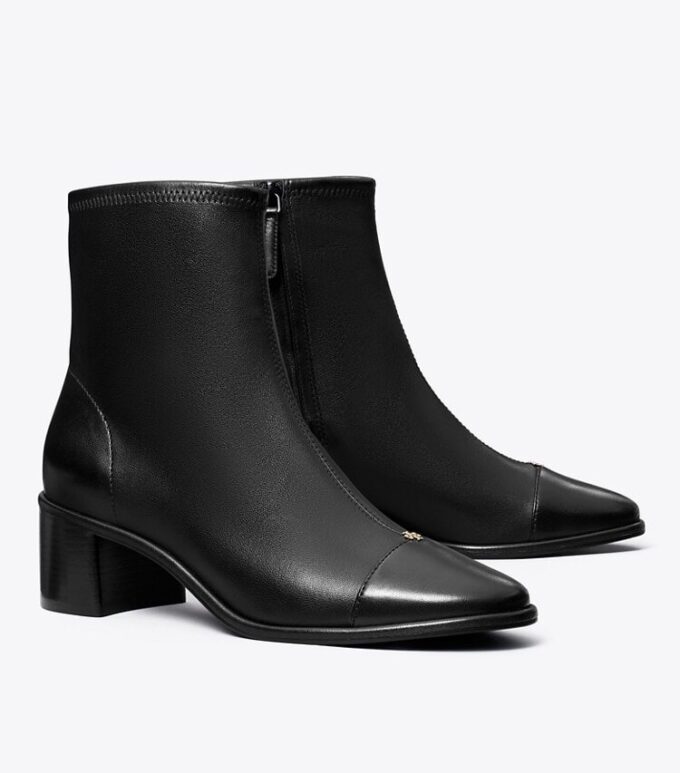 Bottines à talons bas et bout recouvert Bottines à talons bas et bout recouvert