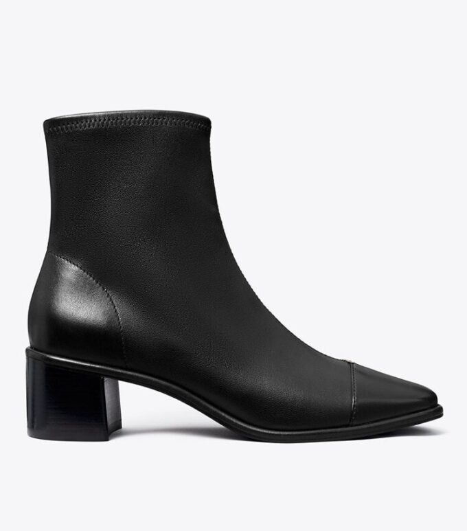 Bottines à talons bas et bout recouvert Bottines à talons bas et bout recouvert