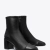 Bottines à talons et bout recouvert Bottines à talons et bout recouvert