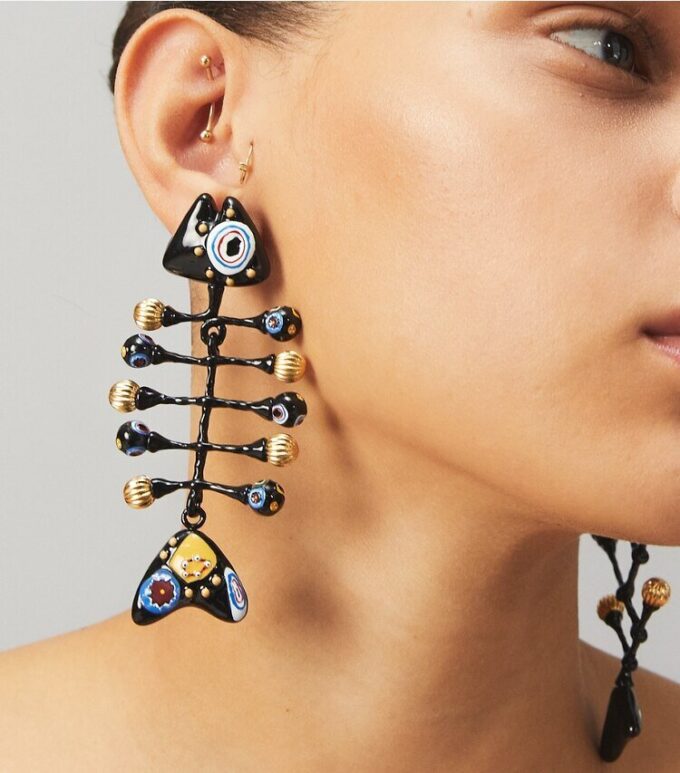 Boucles d’oreilles peintes en forme de poisson Boucles d’oreilles peintes en forme de poisson