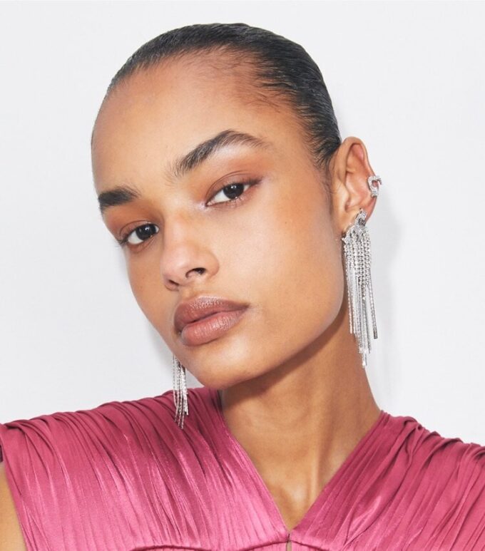 Boucles d’oreilles à clip Runway Pavé Serif T Boucles d’oreilles à clip Runway Pavé Serif T