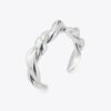 Bracelet torsadé en forme de T Bracelet torsadé en forme de T