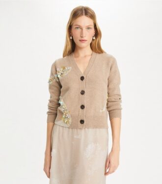 Cardigan orné de serpents