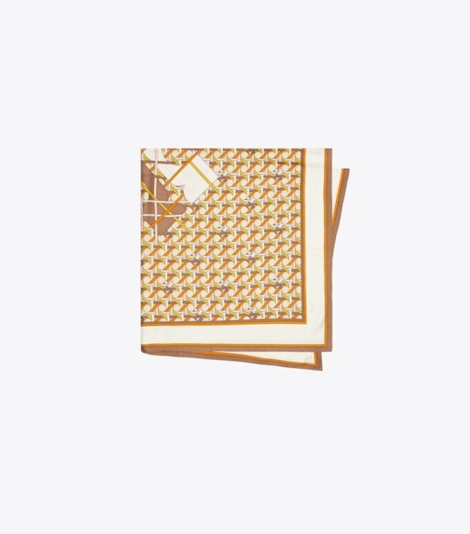 Écharpe carrée oversize à logo Basket-Weave Écharpe carrée oversize à logo Basket-Weave
