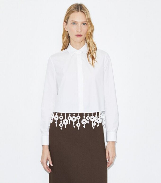 Chemise en popeline ornée de cristaux Chemise en popeline ornée de cristaux