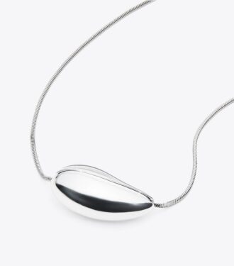 Collier pendentif ajouré