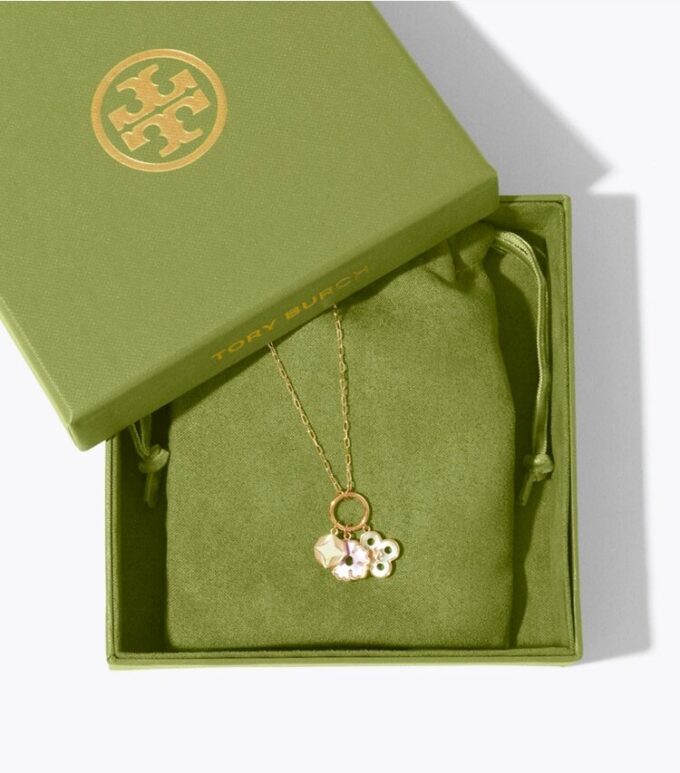 Collier pendentif breloque « Forget Me Not » (Ne m’oubliez pas) Collier pendentif breloque « Forget Me Not » (Ne m’oubliez pas)