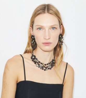 Collier triple rang en résine Curiosity
