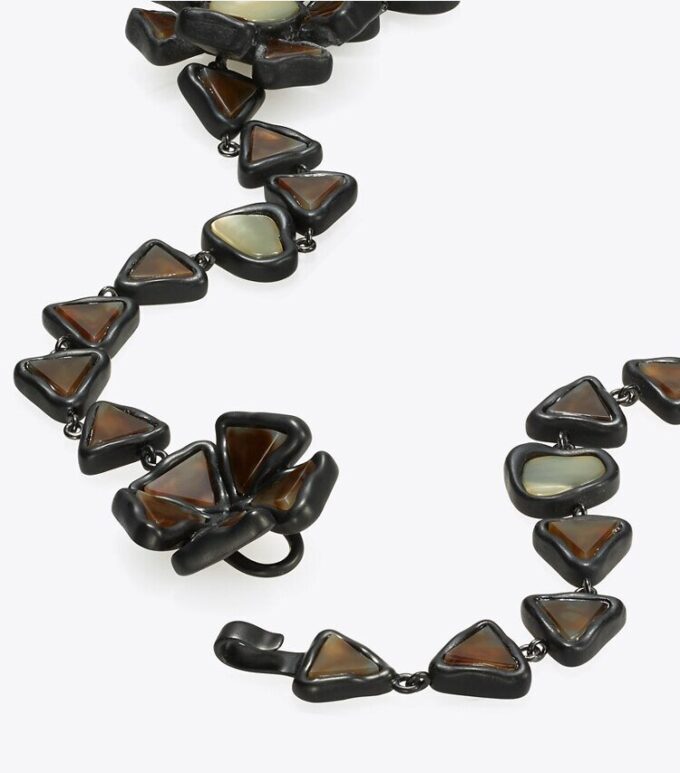 Collier triple rang en résine Curiosity Collier triple rang en résine Curiosity