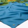 Foulard carré en soie oversize à motif maïs Foulard carré en soie oversize à motif maïs