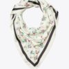 Foulard triangle en soie Foulard triangle en soie