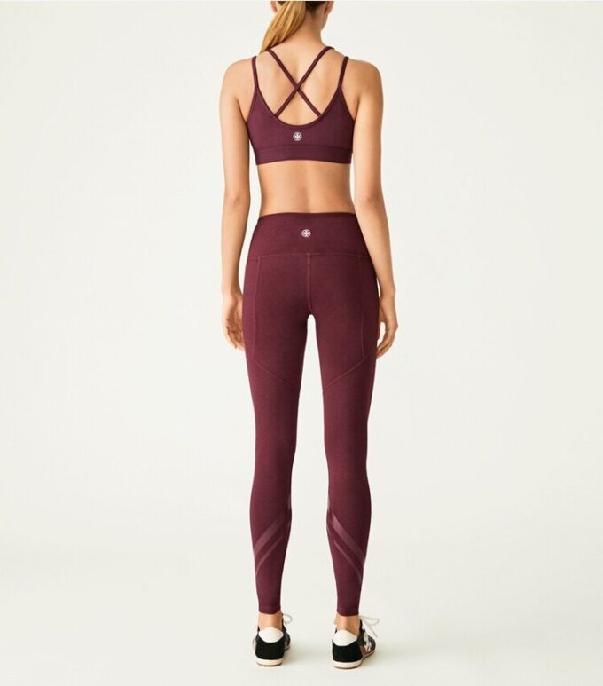 Legging taille haute à compression mélangée avec poches latérales et motif chevron Legging taille haute à compression mélangée avec poches latérales et motif chevron