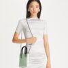 Mini sac fourre-tout en satin avec poignées serpent Mini sac fourre-tout en satin avec poignées serpent
