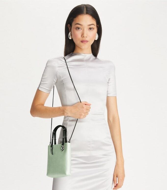 Mini sac fourre-tout en satin avec poignées serpent Mini sac fourre-tout en satin avec poignées serpent