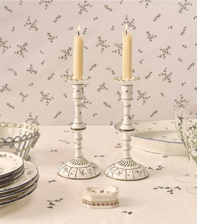 Nappe carrée brodée Jolie Fleur Nappe carrée brodée Jolie Fleur