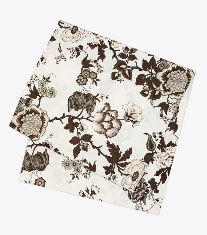 Nappe carrée Happy Times Bouquet, 178 cm x 178 cm Nappe carrée Happy Times Bouquet, 178 cm x 178 cm