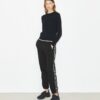 Pantalon de survêtement en molleton brodé Pantalon de survêtement en molleton brodé