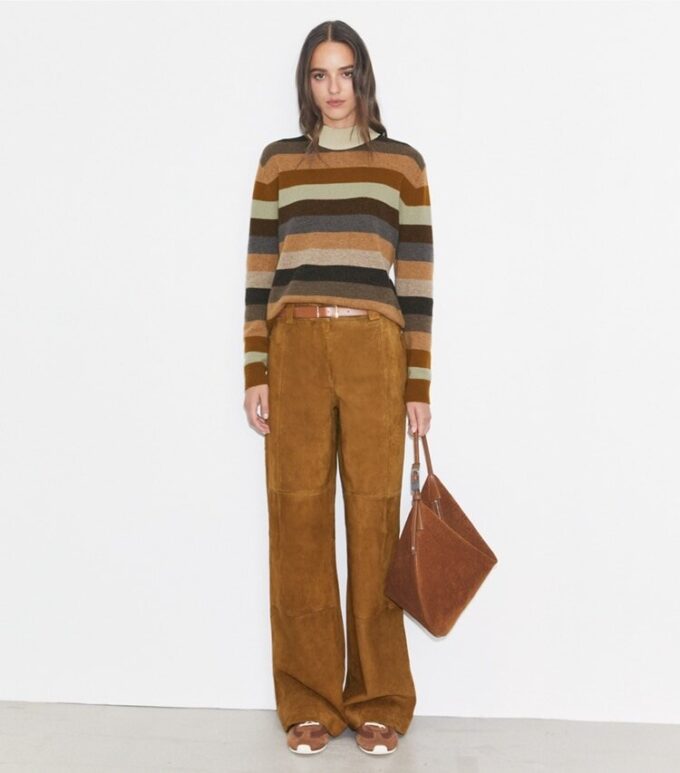 Pantalon en daim à la coupe décontractée Pantalon en daim à la coupe décontractée