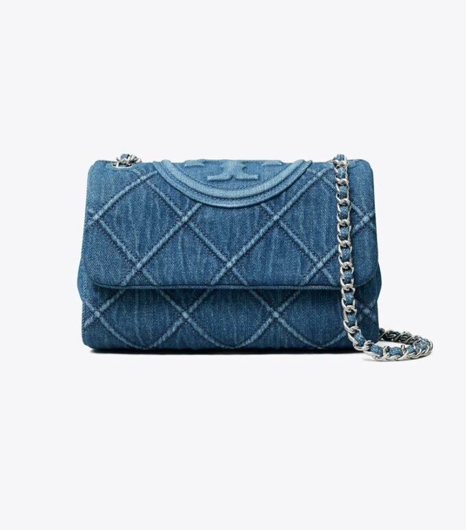 Petit sac à bandoulière convertible en denim souple Fleming Petit sac à bandoulière convertible en denim souple Fleming