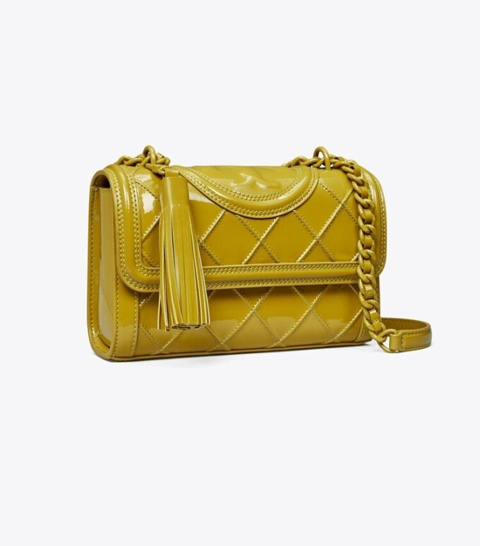 Petit sac à bandoulière convertible Fleming en cuir verni à plis Petit sac à bandoulière convertible Fleming en cuir verni à plis
