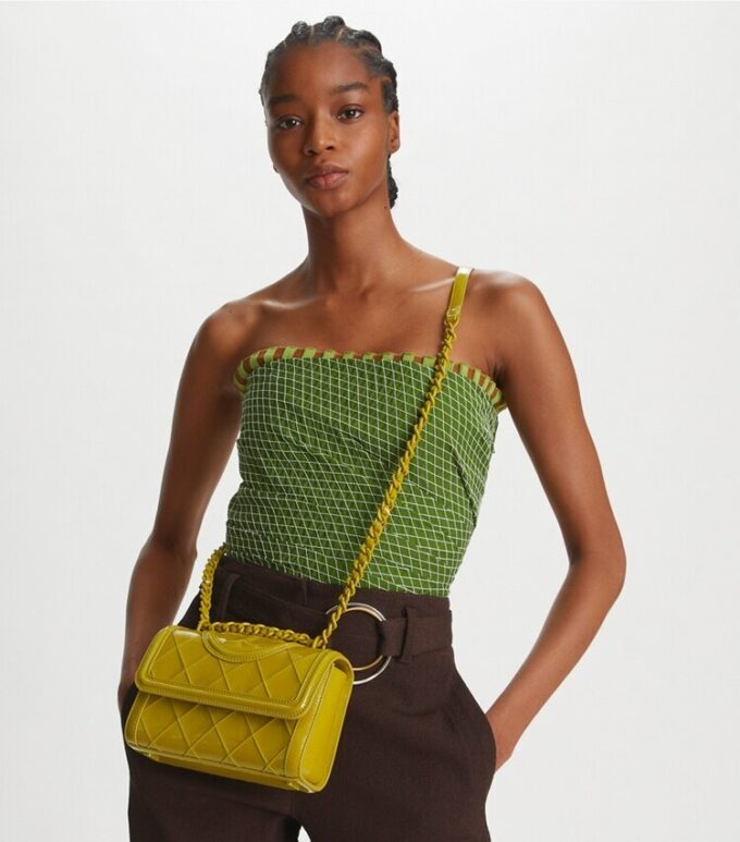 Petit sac à bandoulière convertible Fleming en cuir verni à plis Petit sac à bandoulière convertible Fleming en cuir verni à plis