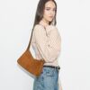 Petit sac à bandoulière Romy en daim Petit sac à bandoulière Romy en daim