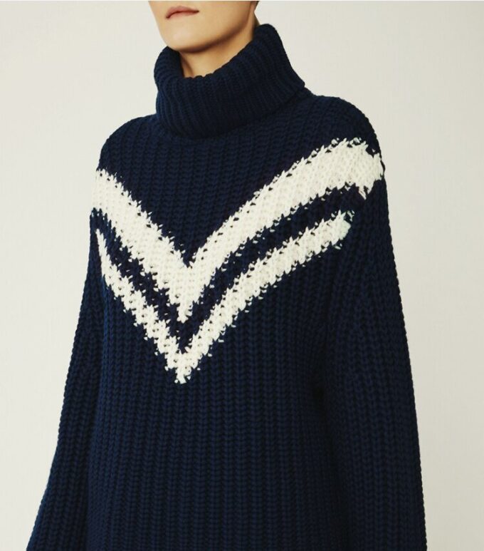 Pull à col roulé en laine mérinos à motif chevron Pull à col roulé en laine mérinos à motif chevron