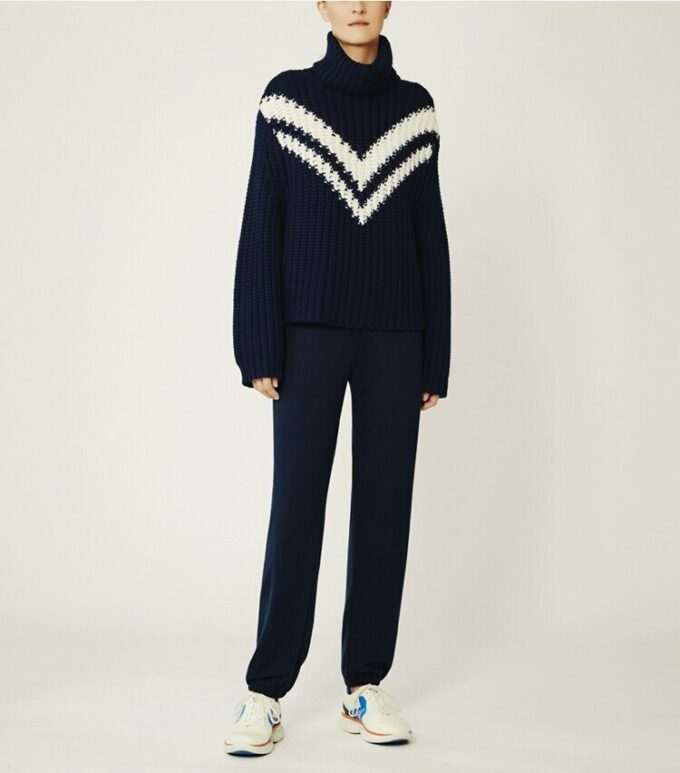 Pull à col roulé en laine mérinos à motif chevron Pull à col roulé en laine mérinos à motif chevron