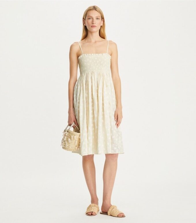 Robe bustier en soie smockée Robe bustier en soie smockée