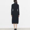 Robe à col orné Robe à col orné