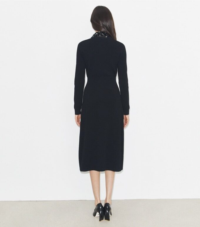 Robe à col orné Robe à col orné