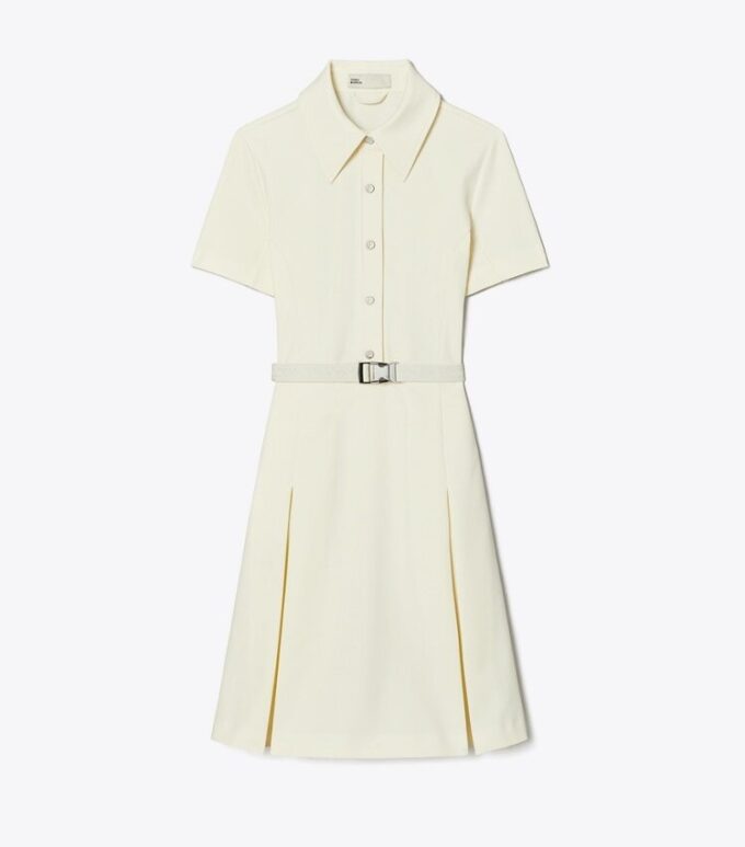 Robe de golf plissée à manches courtes Robe de golf plissée à manches courtes