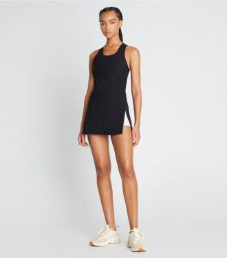 Robe de tennis en jersey performant avec fentes latérales Robe de tennis en jersey performant avec fentes latérales