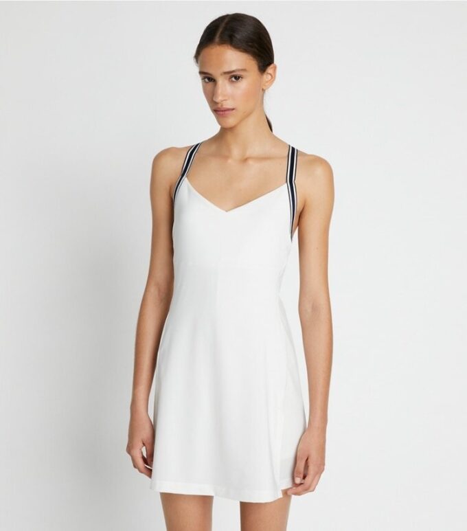 Robe de tennis en jersey performant à dos croisé Robe de tennis en jersey performant à dos croisé