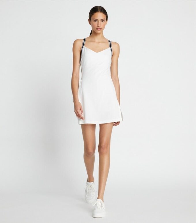 Robe de tennis en jersey performant à dos croisé Robe de tennis en jersey performant à dos croisé