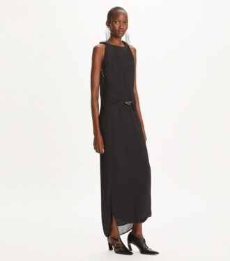Robe en crêpe nouée