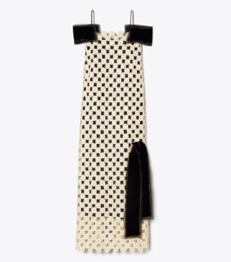 Robe en guipure de laine ornée