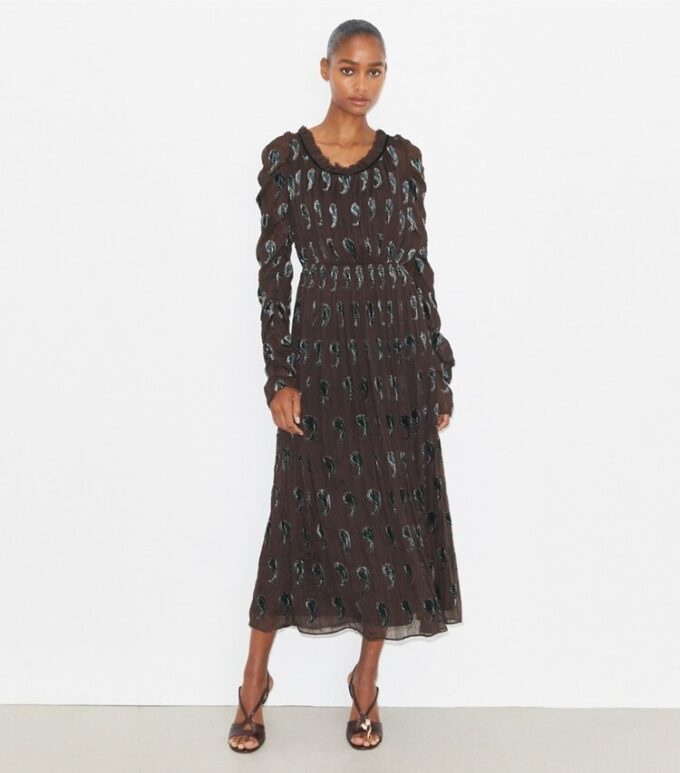 Robe en velours froncé Robe en velours froncé