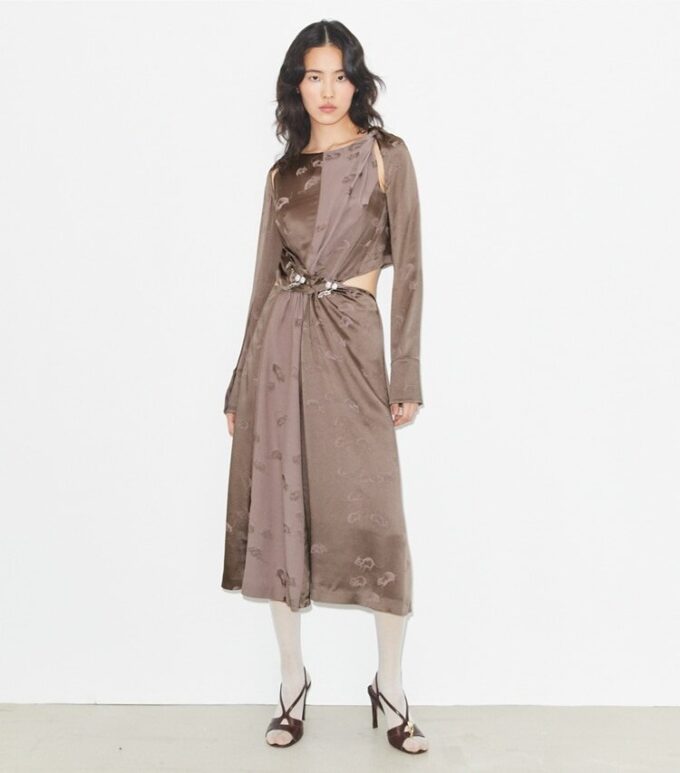 Robe en viscose torsadée Robe en viscose torsadée