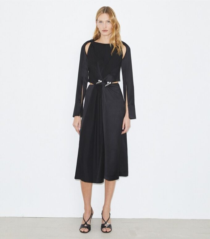 Robe en viscose torsadée Robe en viscose torsadée