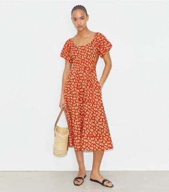 Robe à encolure dégagée Robe à encolure dégagée