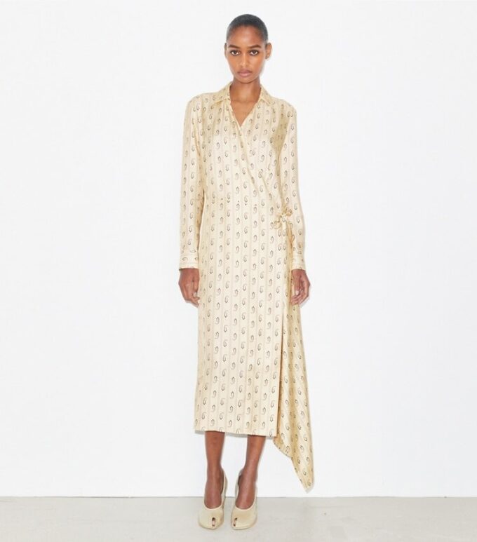 Robe portefeuille en soie Robe portefeuille en soie