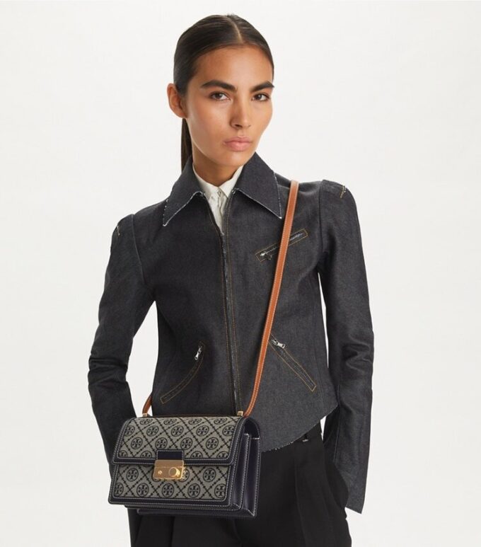 Sac à bandoulière T Monogram Sac à bandoulière T Monogram