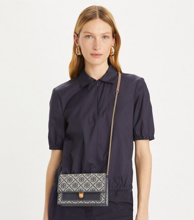 Sac à bandoulière T Monogram Sac à bandoulière T Monogram