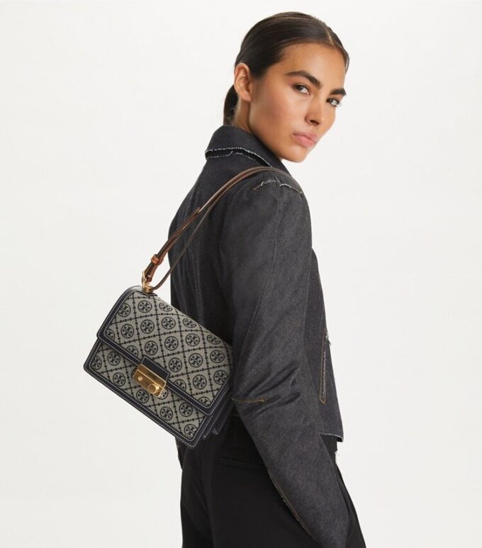 Sac à bandoulière T Monogram Sac à bandoulière T Monogram