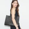 Sac cabas T Monogram embossé Sac cabas T Monogram embossé