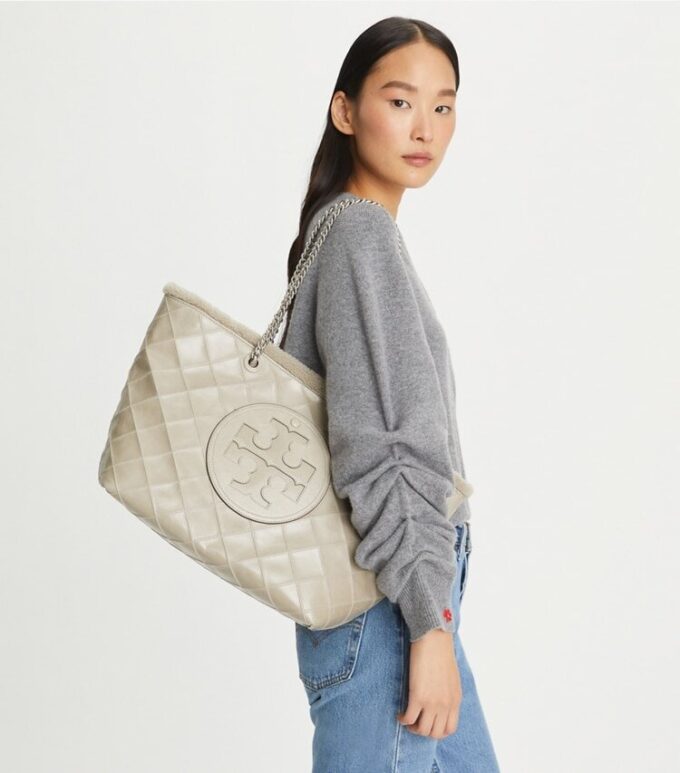 Sac fourre-tout Ella Chain Shearling Sac fourre-tout Ella Chain Shearling