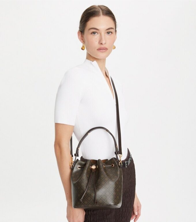Sac seau en toile enduite T Monogram Sac seau en toile enduite T Monogram