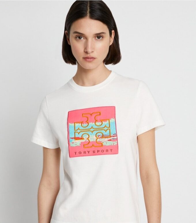 T-shirt avec patch logo graphique T-shirt avec patch logo graphique