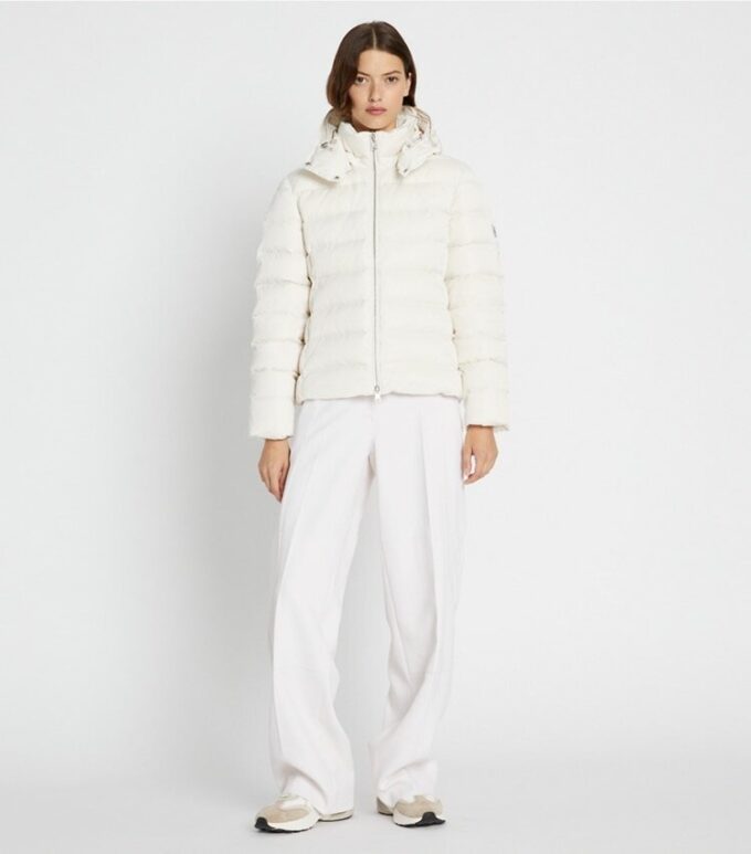 Veste matelassée en satin avec ceinture Veste matelassée en satin avec ceinture
